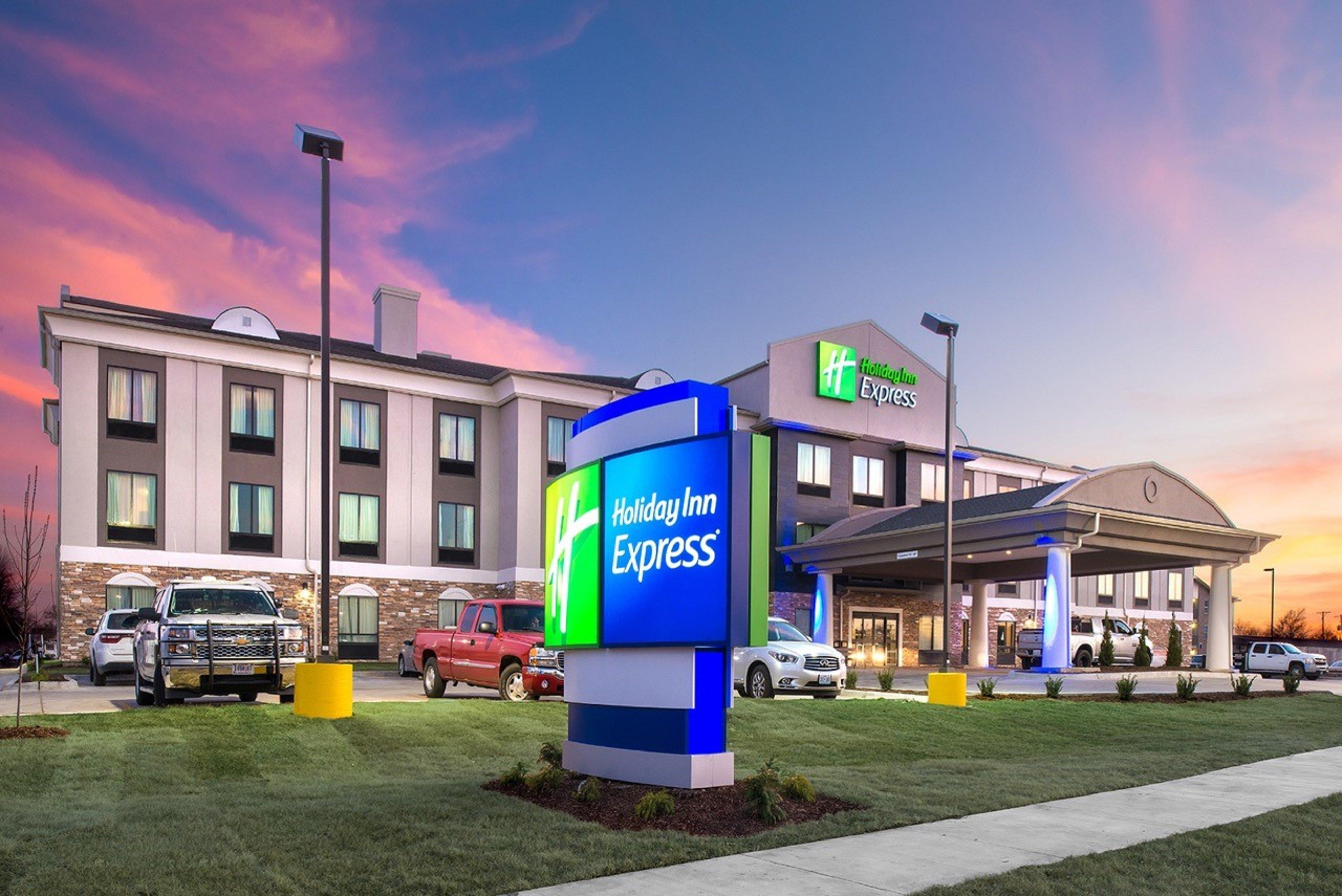 Holiday Inn Express Hutchison By Ihg Hutchinson Buitenkant foto