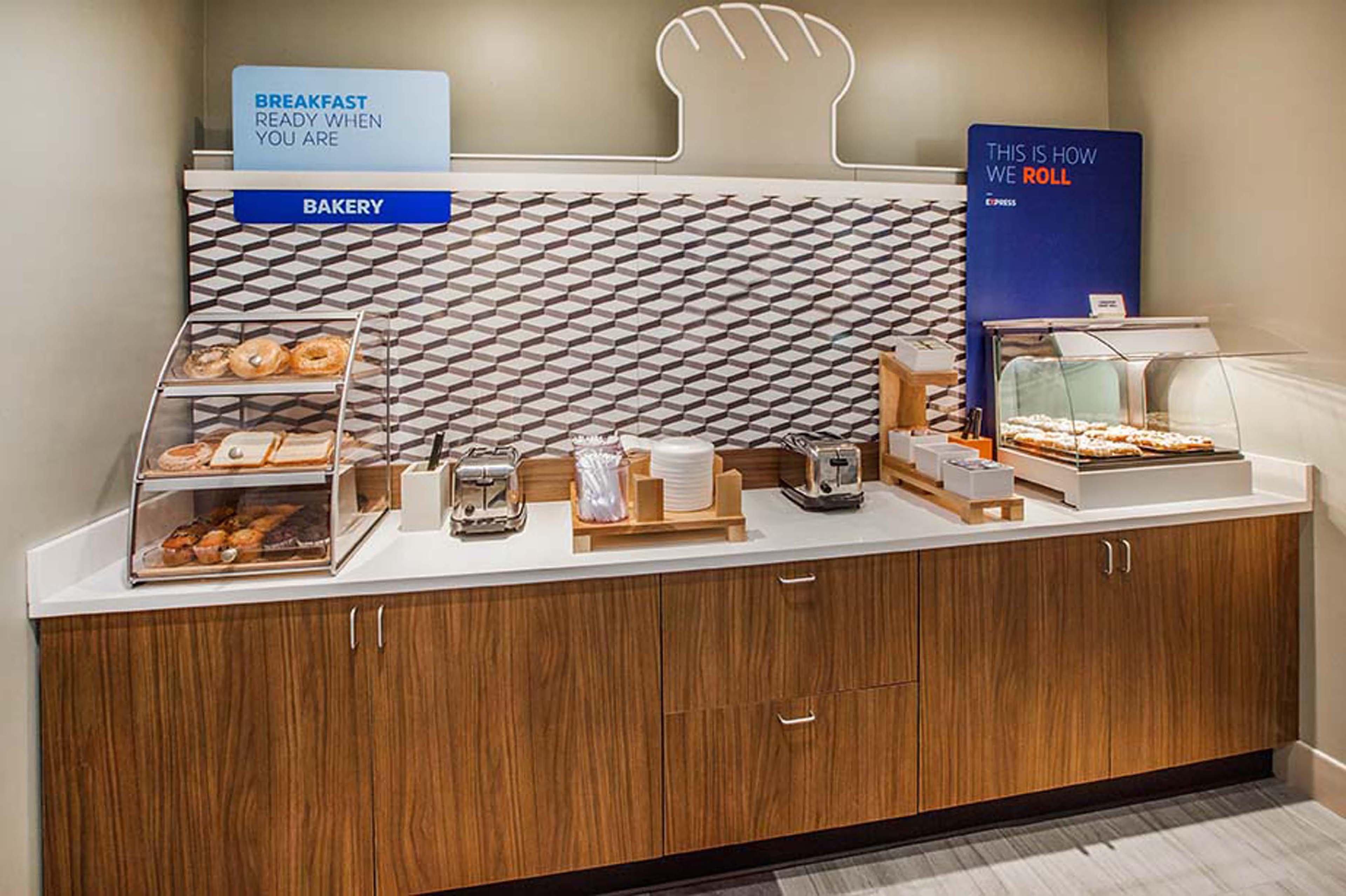 Holiday Inn Express Hutchison By Ihg Hutchinson Buitenkant foto